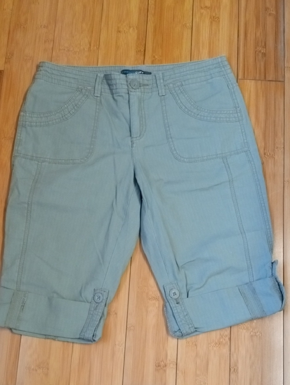 French Cuff Green Cargo Shorts/Capri Pants Casual Comfort. Size 6P - Picture 6 of 10